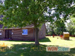 Garten und Haus von vorne